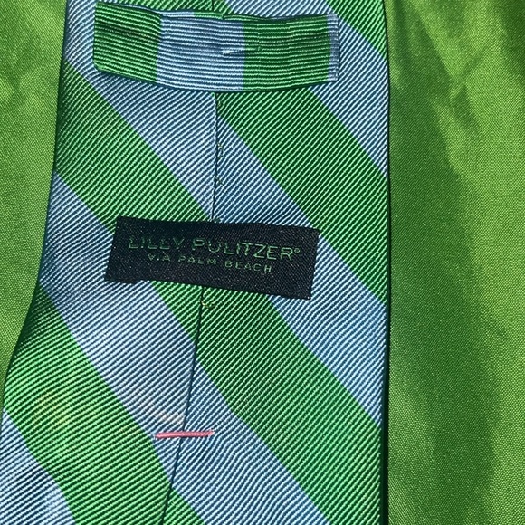 Lilly Pulitzer Green and Gray Striped Men's Tie-Flaws - Picture 2 of 6